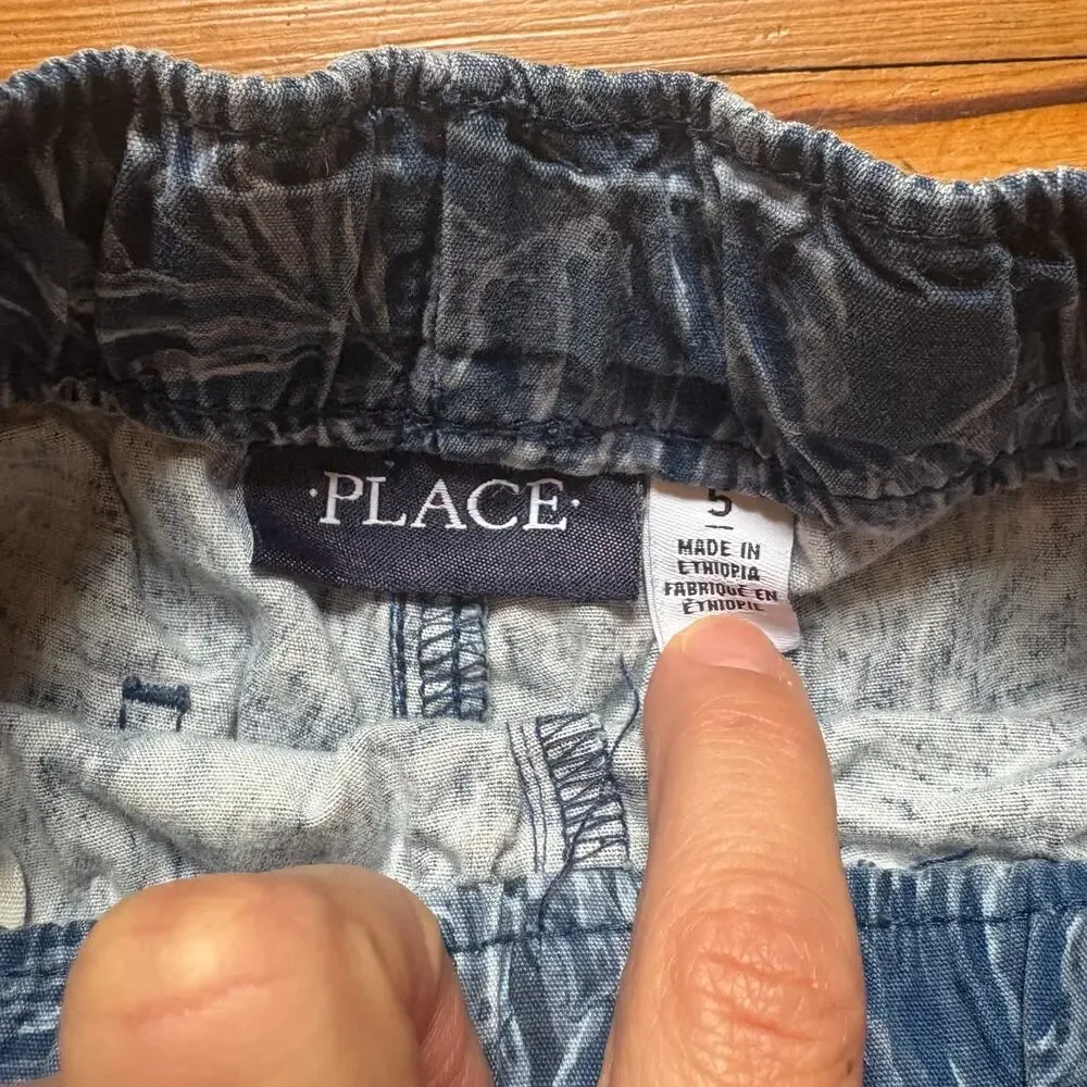 Children's Place blue denim leave print drawstring boys shorts SIZE 5‎
